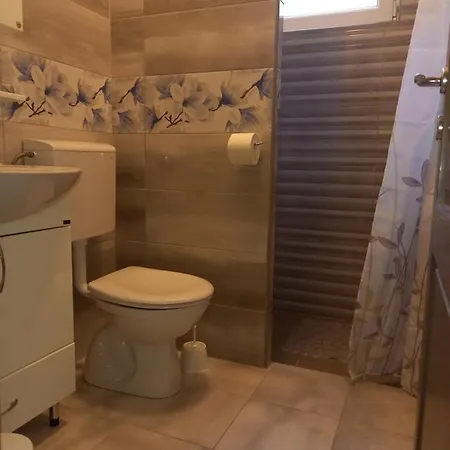 Loza-holiday Home,kuca Za Odmor Srima