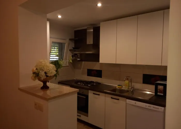 Loza-holiday Home,kuca Za Odmor Appartement