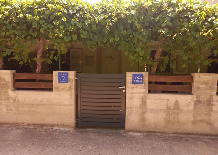 Loza-holiday Home,kuca Za Odmor Srima